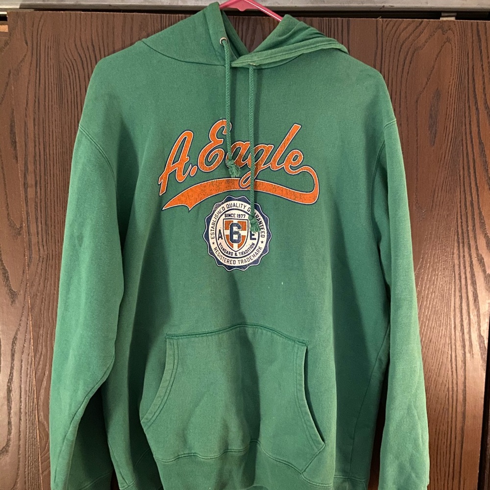 Men’s American Eagle green vintage hoodie.